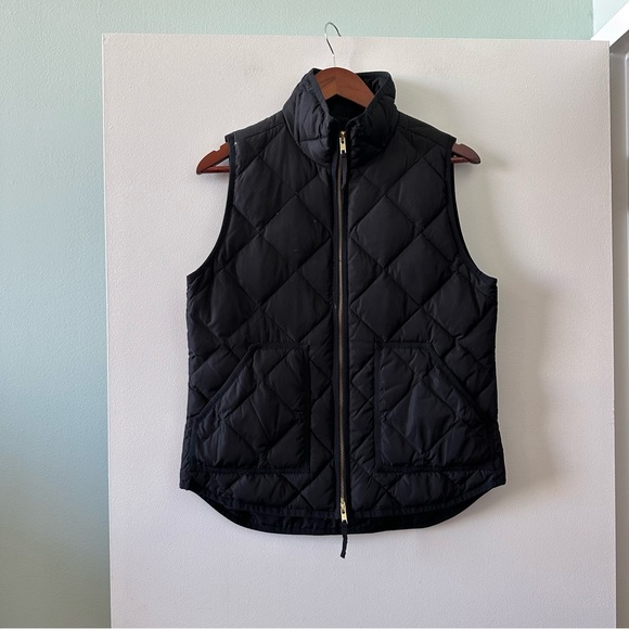 JCREW classic black quilted puffer vest with gold details - Picture 3 of 7